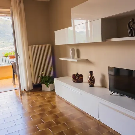 Apartment Appartamento Sofia Lezzeno *